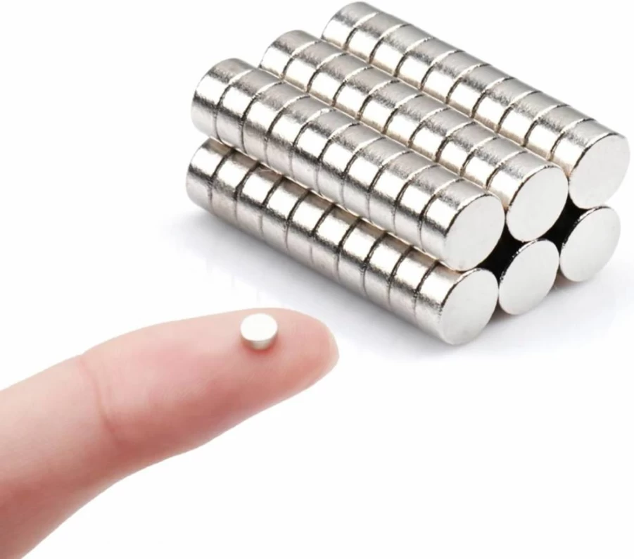Deryun 100Pcs Mini Magnets for DIY Crafts, Card Making, Model Building, Small Refrigerator Magnets, Arts & Crafts Supplies